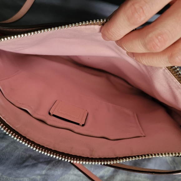 ⭐️Coach Crossbody Bag⭐️ - Picture 3 of 6